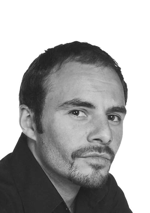 المصمم العالمي إيمانويل غالينا، مصمم مجموعات بوليفورم (Poliform) الفاخرة المتوفرة في معرض قصر الأجواد مسقط، سلطنة عُمان.