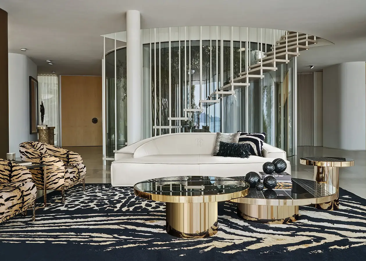 14381-RCHI_2023_WHITE-WILD_catalogue_roberto-cavalli-modern-white-sofa-luxury-interior-ajwaad-palace