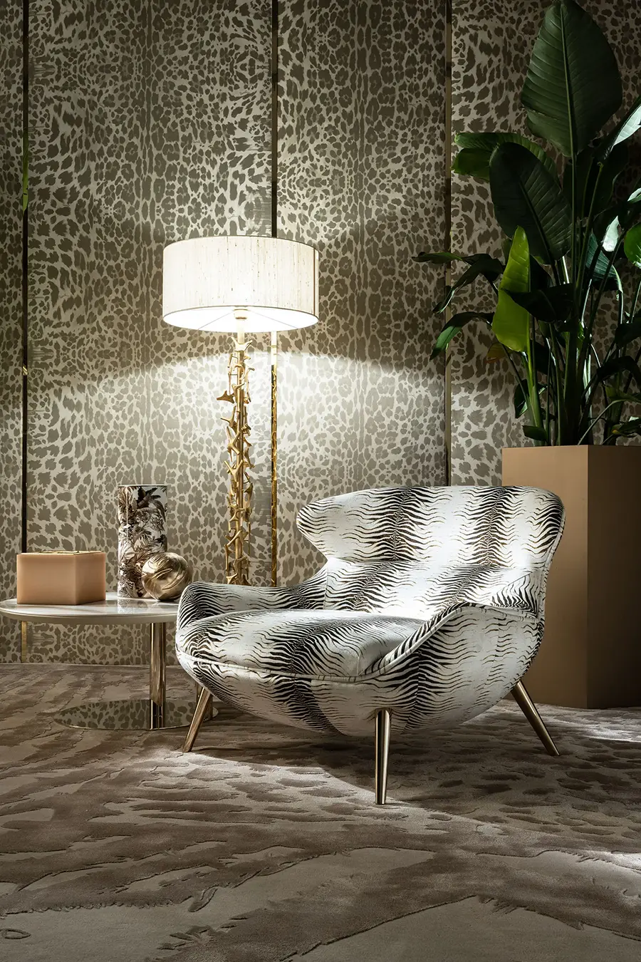 14406-RCHI_Catalogue_roberto-cavalli-luxury-armchair-designer-furniture-ajwaad-palace