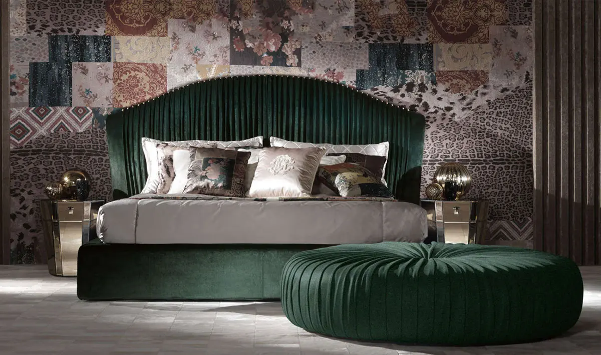 jumbo-roberto-cavalli-emerald-green-velvet-luxury-bed-ajwaad-palace